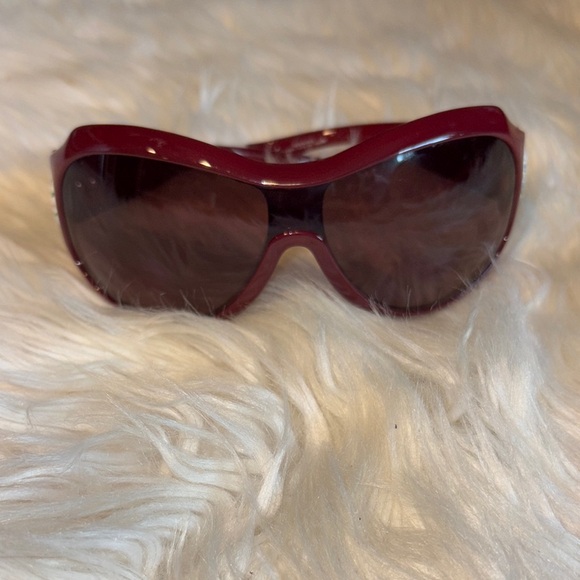 Gucci Red Shield Sunglasses Modern Wraparound Design - Picture 1 of 8